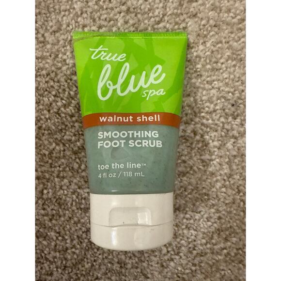 Bath and Body Works True Blue Spa Walnut Shell Smoothing Foot Scrub, 4 oz. - Picture 2 of 5